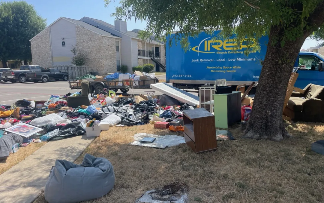 IREP Junk Removal at an apartment complex in Austin and Round Rock Texas to remove junk outside from writ of possession
